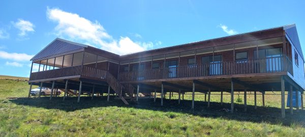 9m x 11m One Bedroom Log Cabin, Elevated 2.4m Above Ground. - Image 4